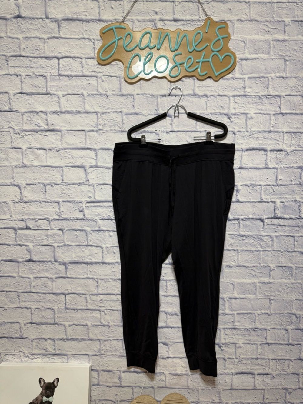 Lululemon Ready To Rulu Pant *29"
Black size 20 joggers hard to find size